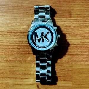 mk 1038 watch